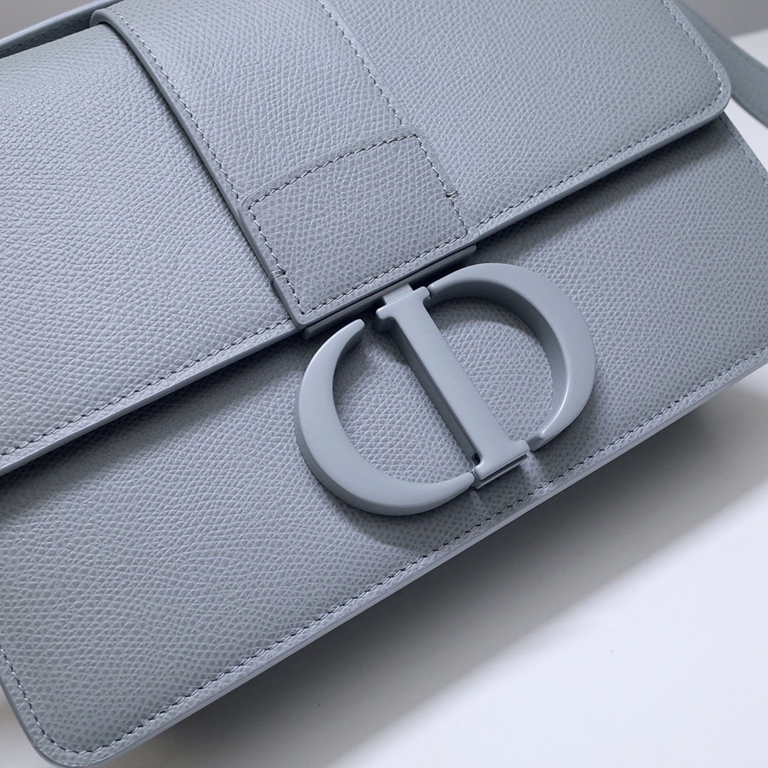 30 Montaigne Bag Grey Grained Calfskin